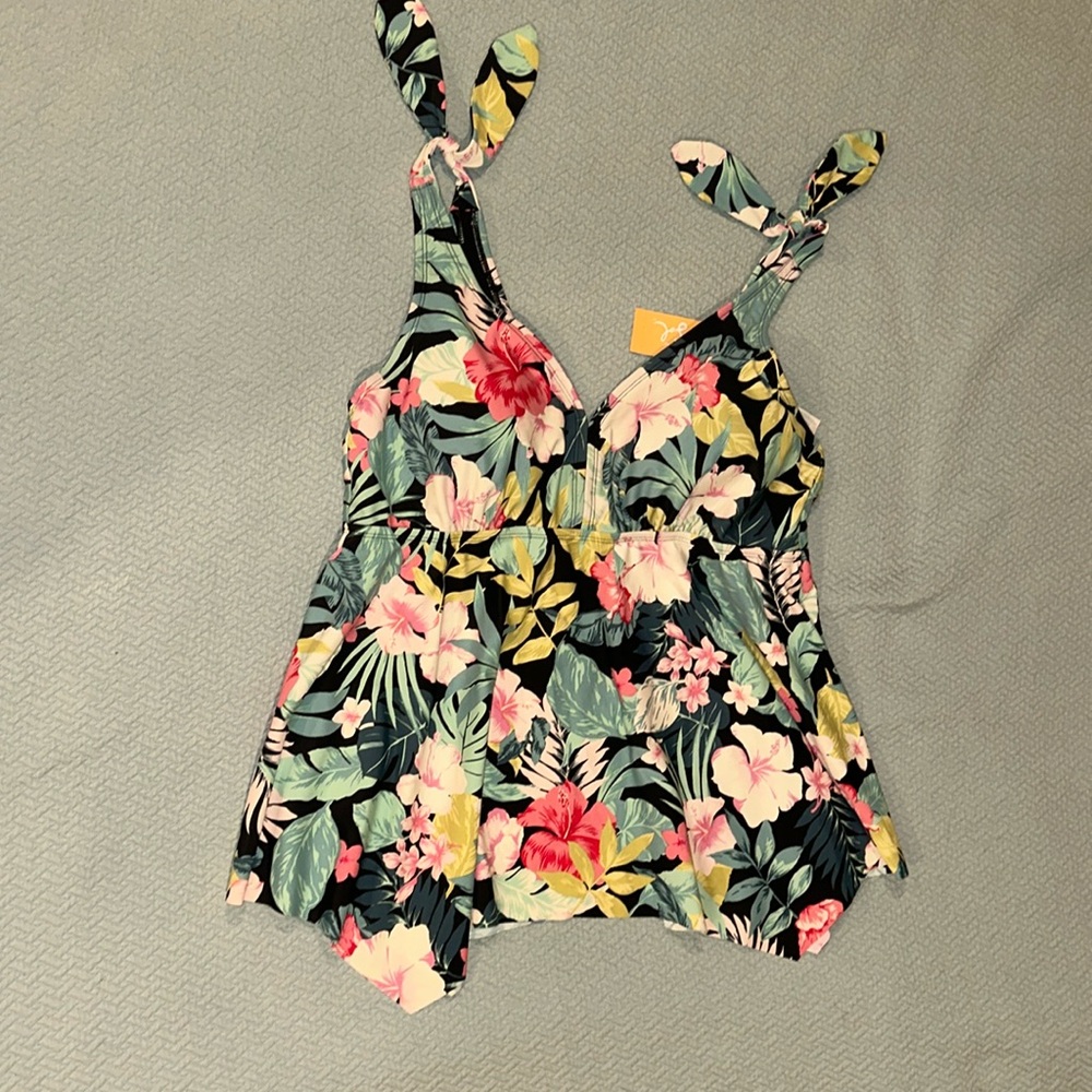 NWT Kona Sol Tankini top 18W